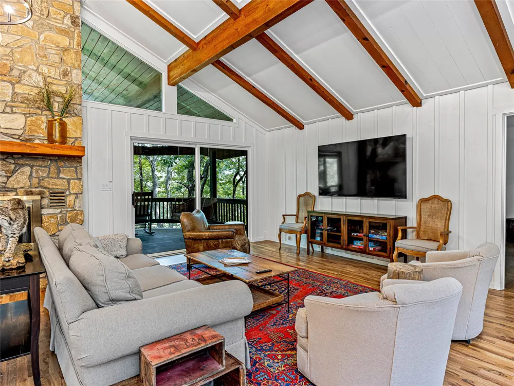 412 Cherokee Trace Lake Toxaway, NC 28747