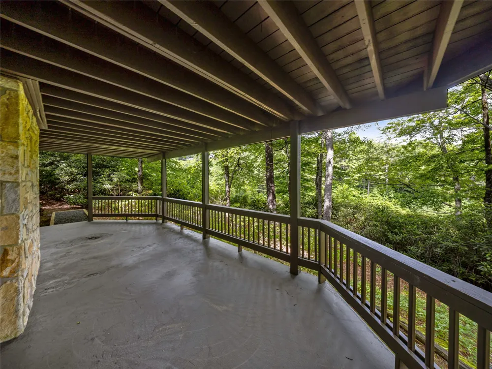 412 Cherokee Trace Lake Toxaway, NC 28747