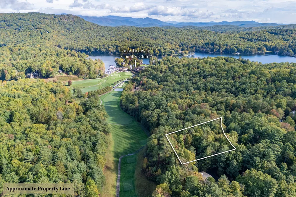 412 Cherokee Trace Lake Toxaway, NC 28747