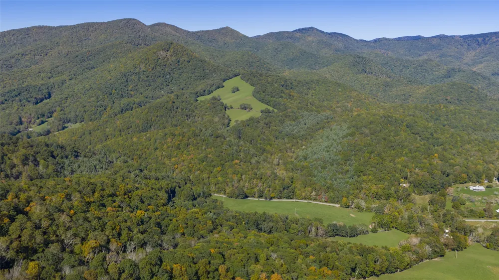 2787 Charleys Creek Road Tuckasegee, NC 28783