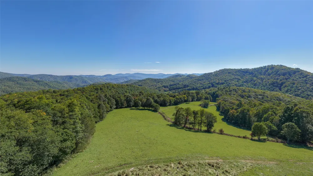 2787 Charleys Creek Road Tuckasegee, NC 28783