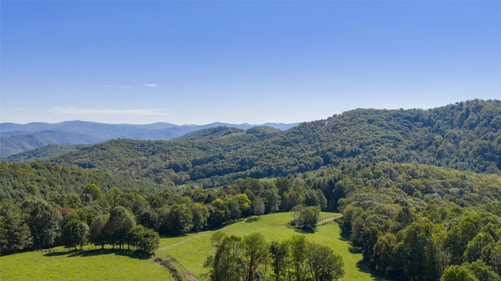 2787 Charleys Creek Road Tuckasegee, NC 28783