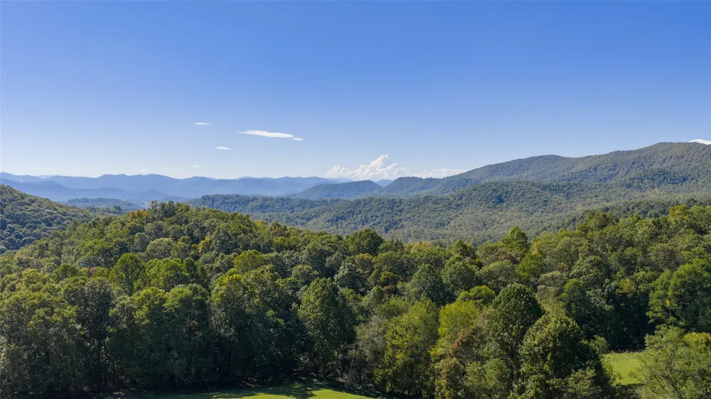 2787 Charleys Creek Road Tuckasegee, NC 28783