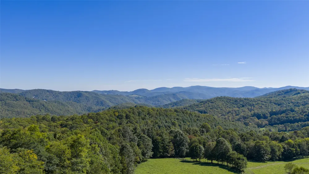 2787 Charleys Creek Road Tuckasegee, NC 28783