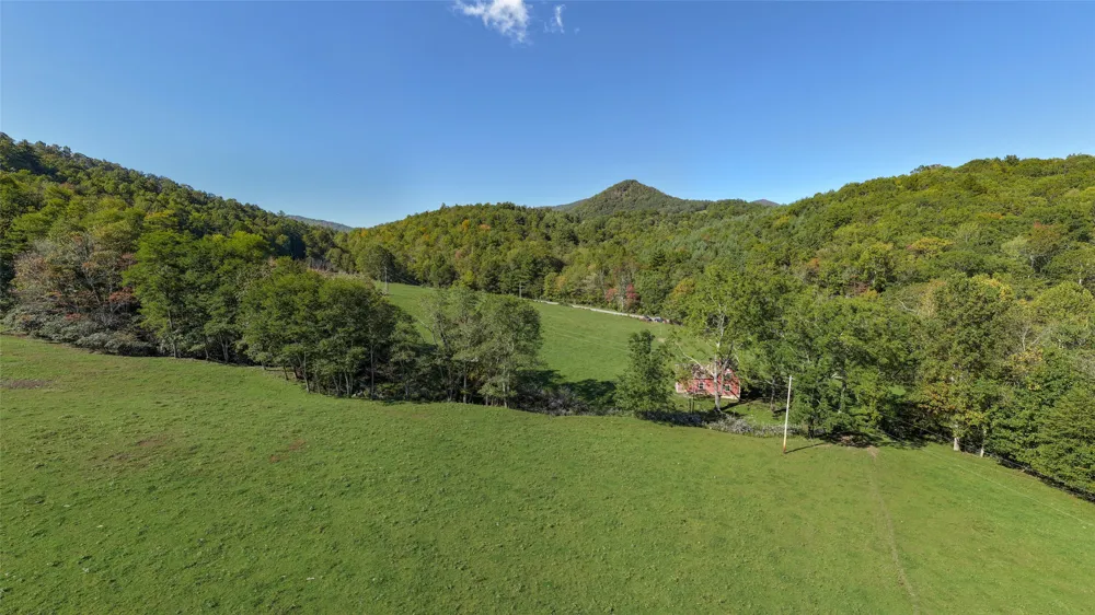 2787 Charleys Creek Road Tuckasegee, NC 28783