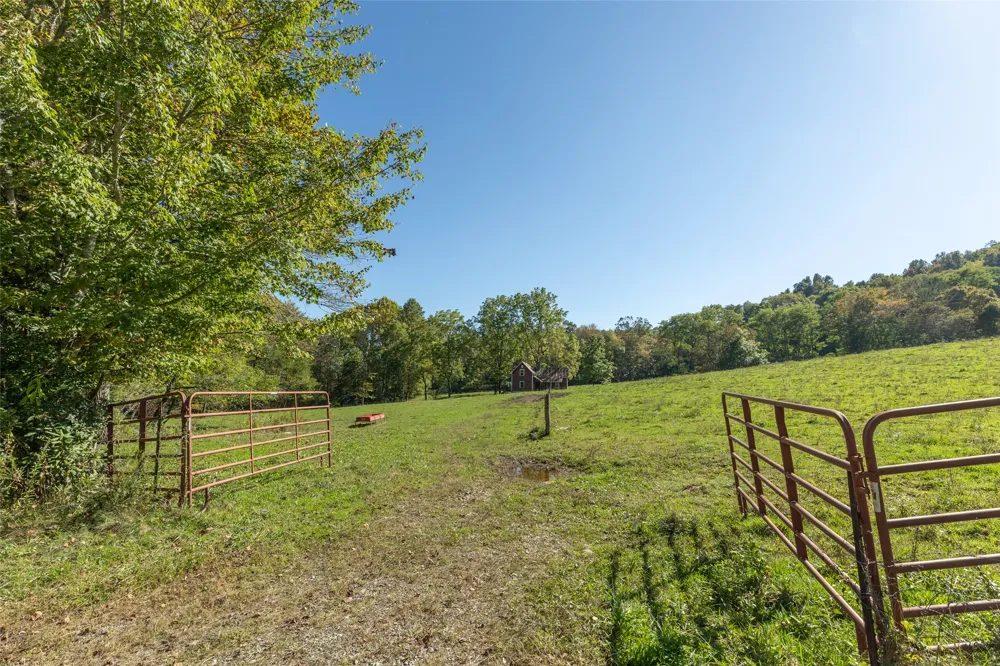 2787 Charleys Creek Road Tuckasegee, NC 28783