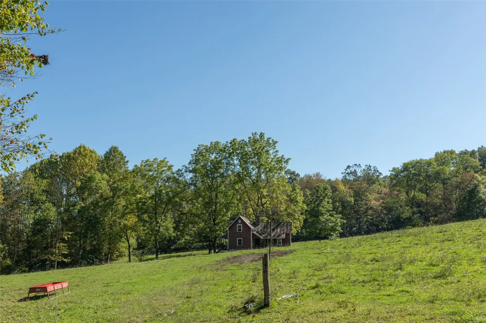 2787 Charleys Creek Road Tuckasegee, NC 28783