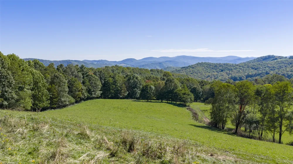 2787 Charleys Creek Road Tuckasegee, NC 28783
