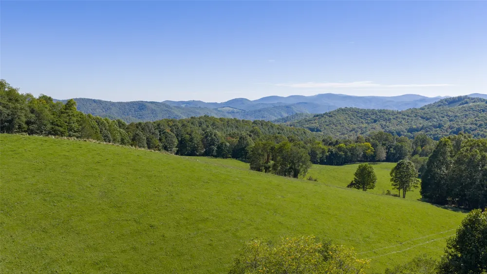 2787 Charleys Creek Road Tuckasegee, NC 28783