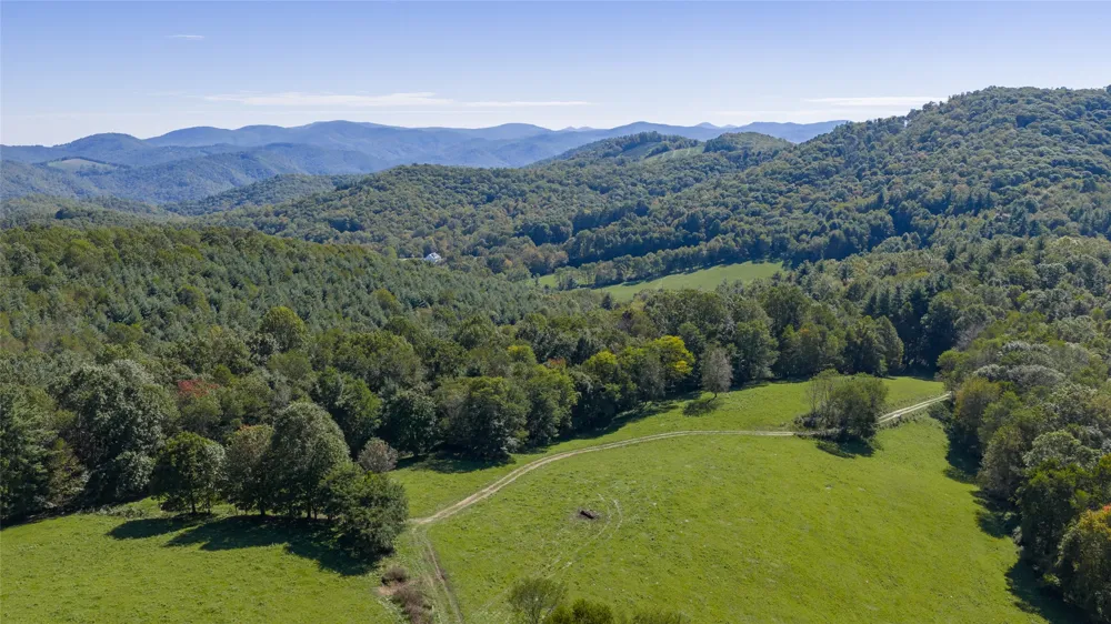 2787 Charleys Creek Road Tuckasegee, NC 28783