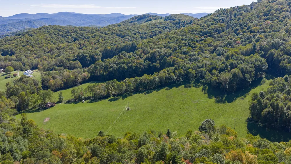 2787 Charleys Creek Road Tuckasegee, NC 28783
