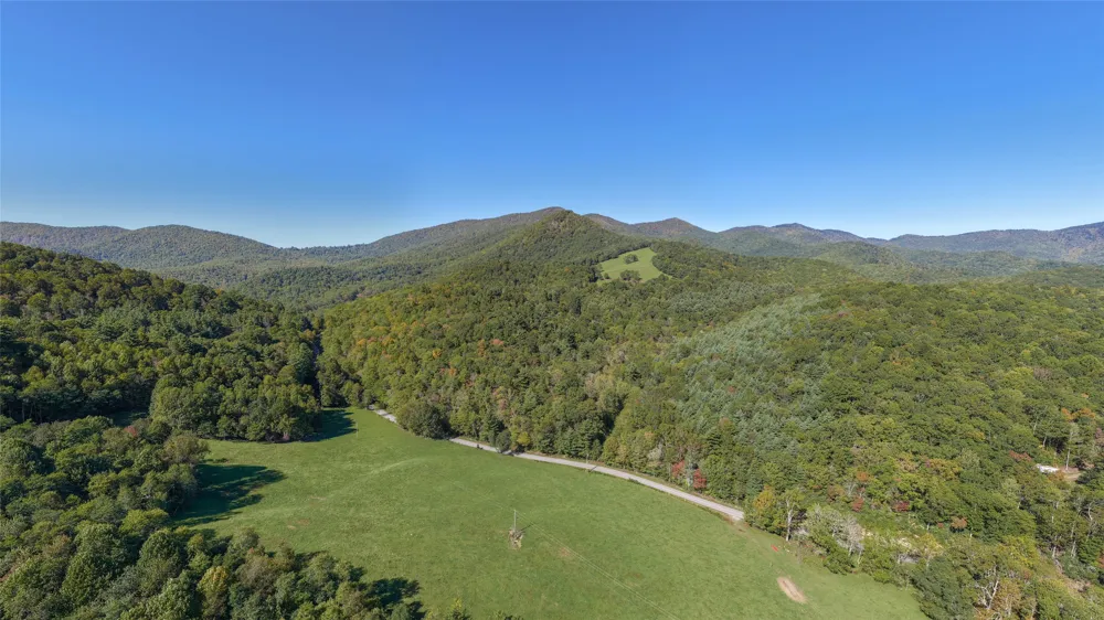 2787 Charleys Creek Road Tuckasegee, NC 28783