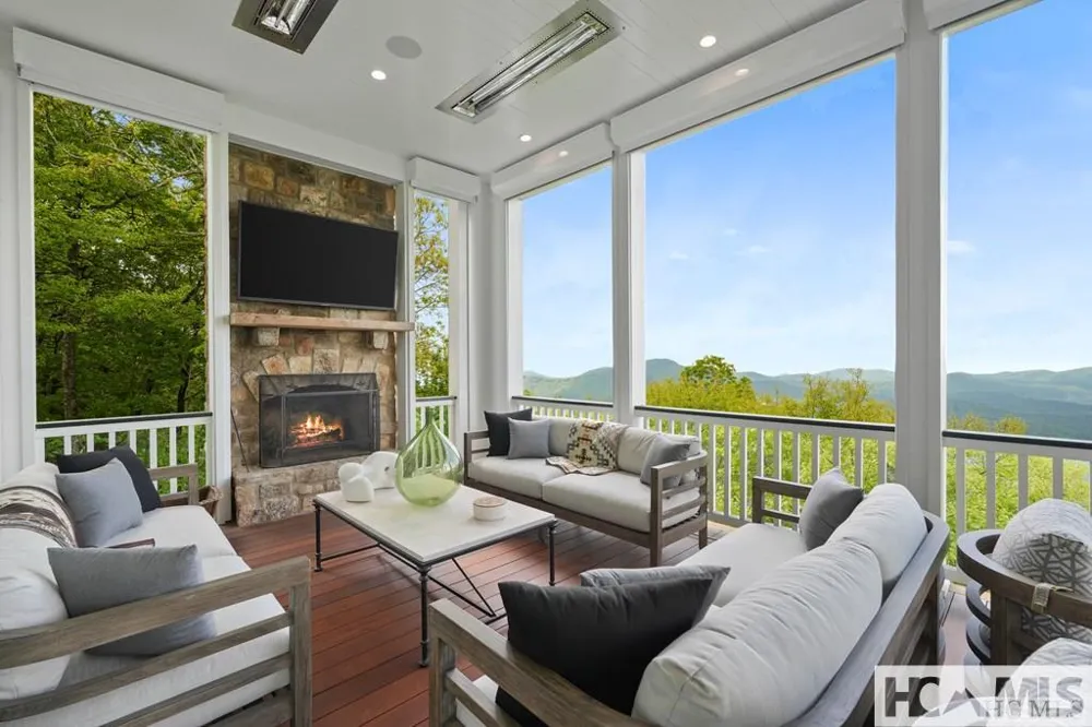 2808 Big Sheepcliff Road Cashiers, NC 28717