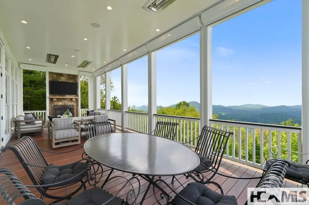 2808 Big Sheepcliff Road Cashiers, NC 28717
