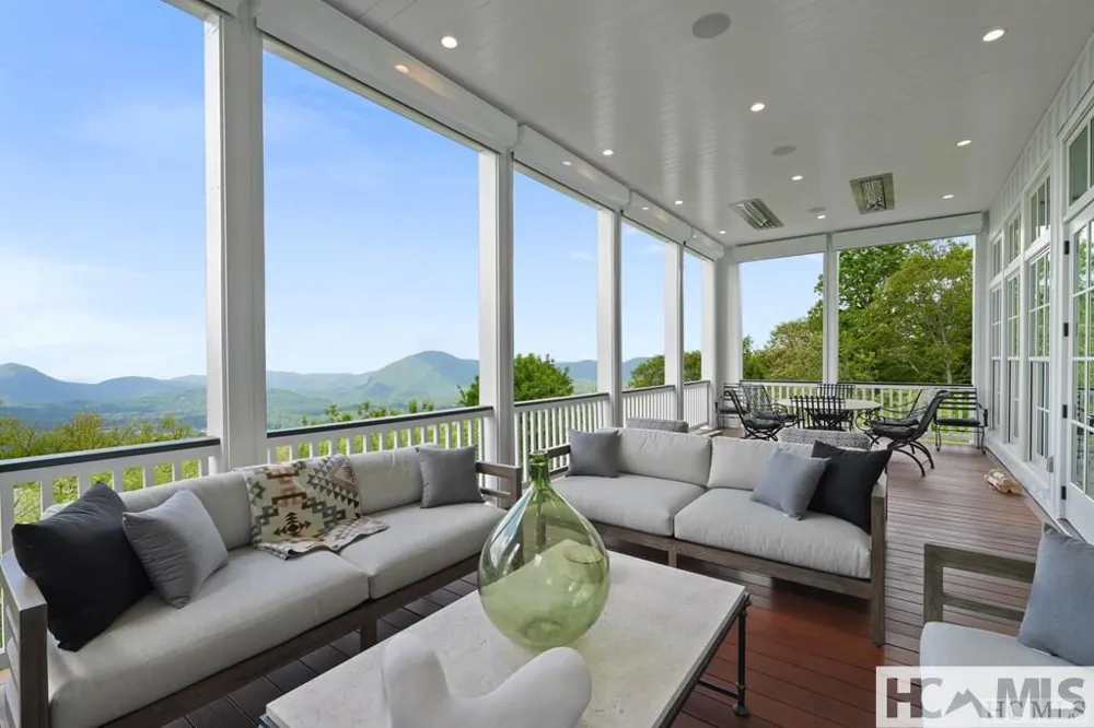 2808 Big Sheepcliff Road Cashiers, NC 28717