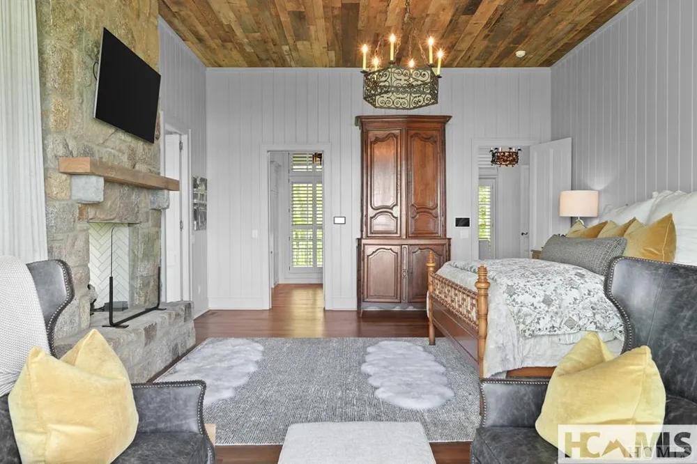 2808 Big Sheepcliff Road Cashiers, NC 28717