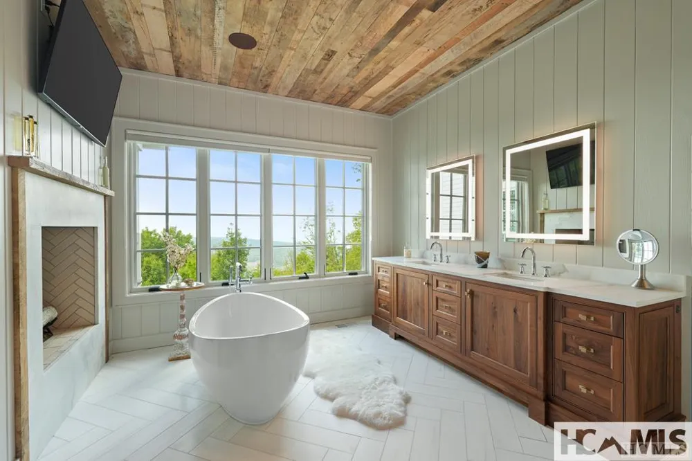 2808 Big Sheepcliff Road Cashiers, NC 28717
