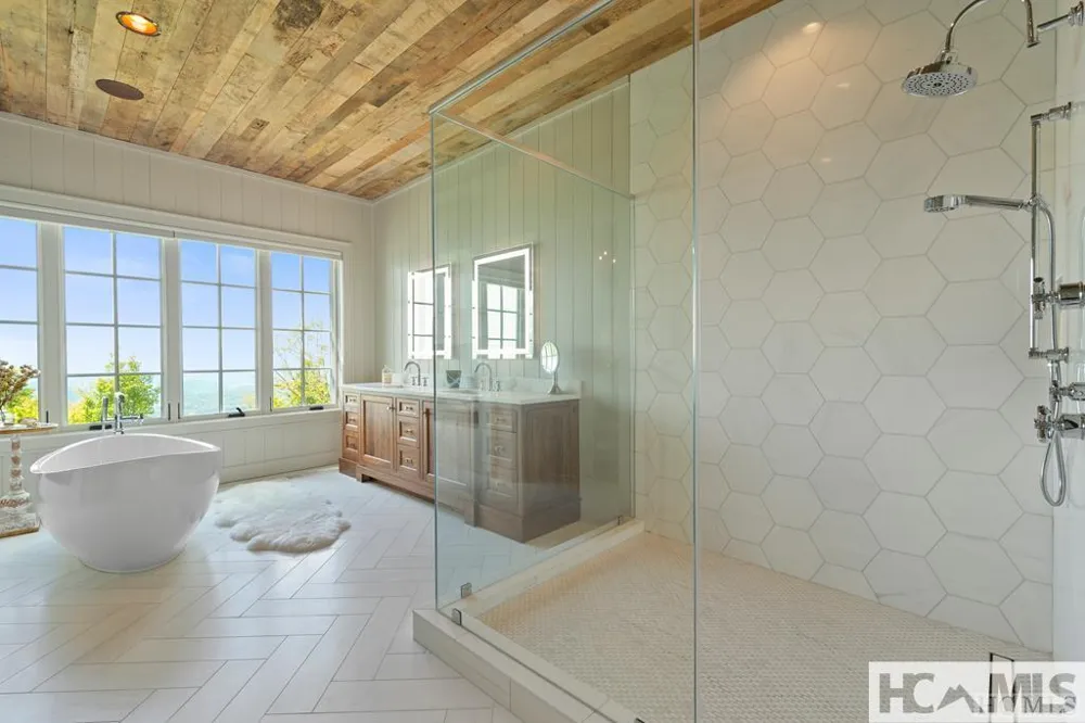 2808 Big Sheepcliff Road Cashiers, NC 28717