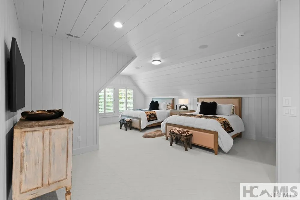 2808 Big Sheepcliff Road Cashiers, NC 28717