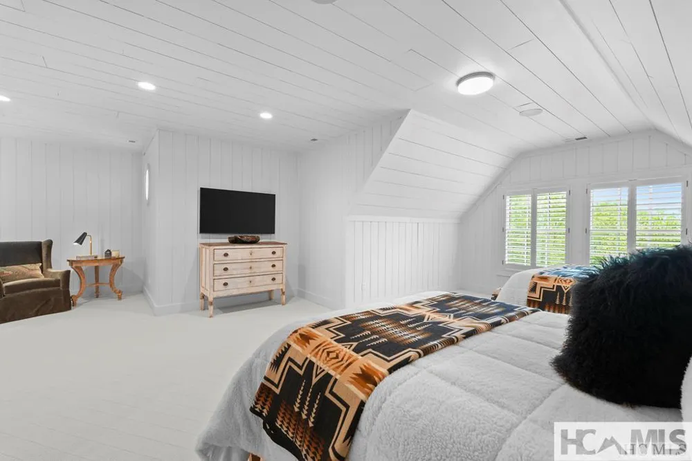 2808 Big Sheepcliff Road Cashiers, NC 28717