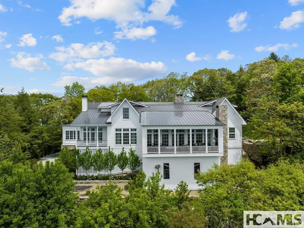 2808 Big Sheepcliff Road Cashiers, NC 28717