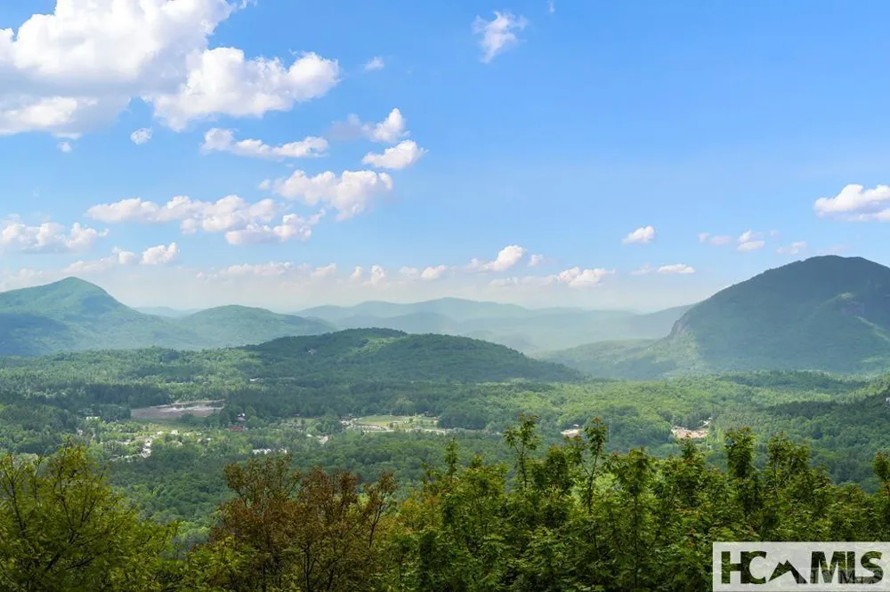 2808 Big Sheepcliff Road Cashiers, NC 28717