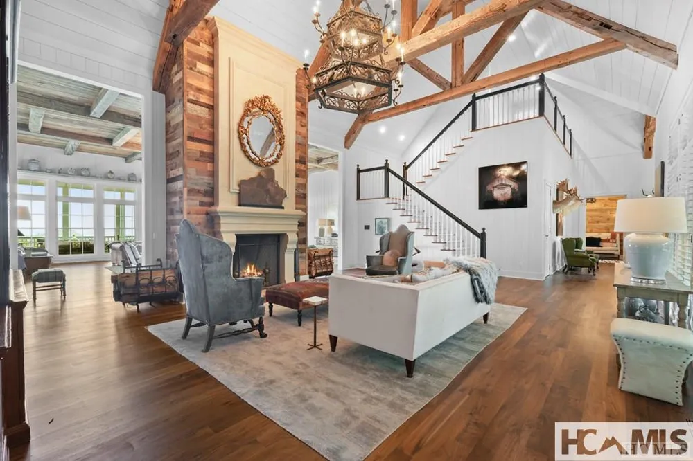 2808 Big Sheepcliff Road Cashiers, NC 28717