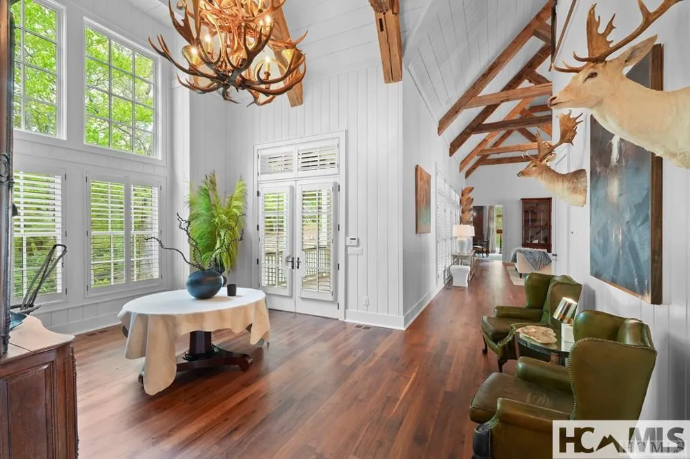 2808 Big Sheepcliff Road Cashiers, NC 28717