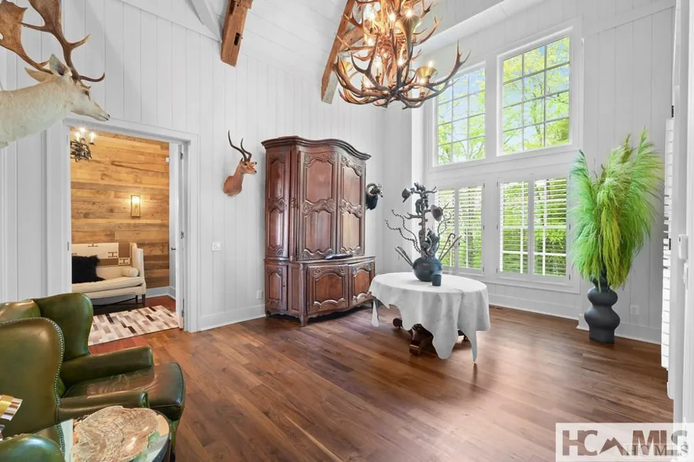 2808 Big Sheepcliff Road Cashiers, NC 28717