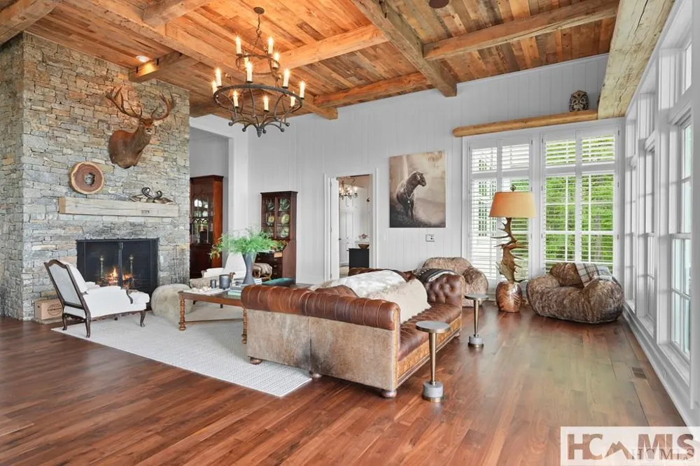 2808 Big Sheepcliff Road Cashiers, NC 28717