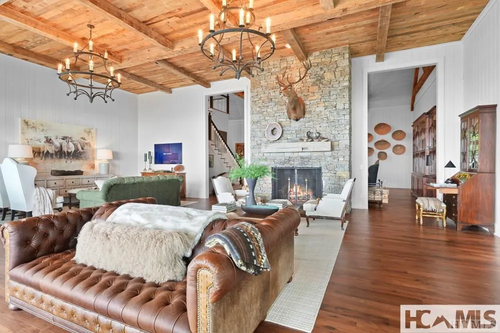 2808 Big Sheepcliff Road Cashiers, NC 28717