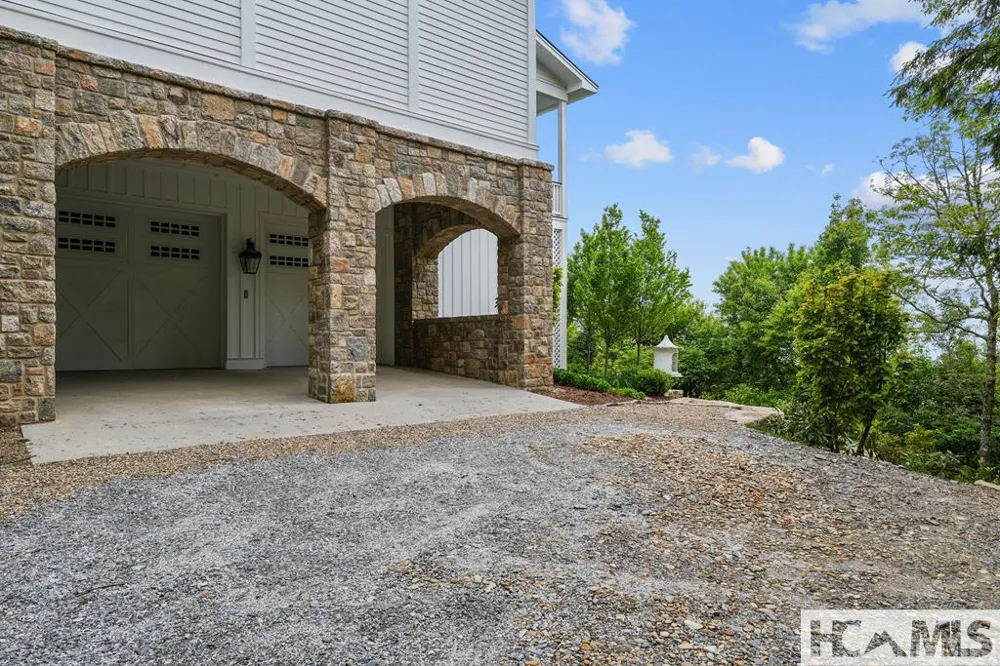2808 Big Sheepcliff Road Cashiers, NC 28717