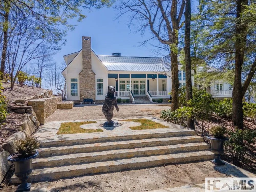 2808 Big Sheepcliff Road Cashiers, NC 28717