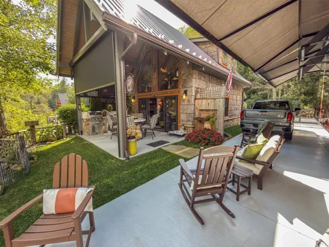 111 Wildflower Road