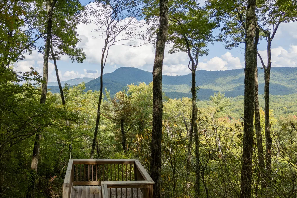 ME3 Old Chimney Road Cashiers, NC 28717