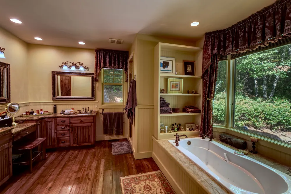 275 West Club Boulevard Lake Toxaway, NC 28747