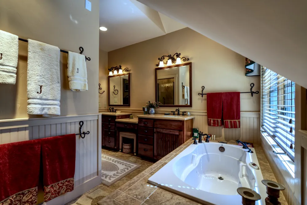 275 West Club Boulevard Lake Toxaway, NC 28747