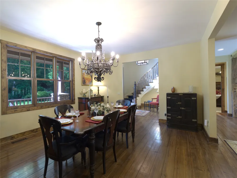 275 West Club Boulevard Lake Toxaway, NC 28747