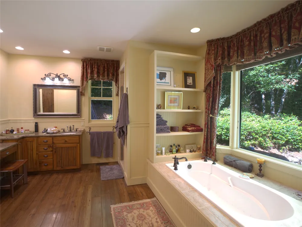 275 West Club Boulevard Lake Toxaway, NC 28747