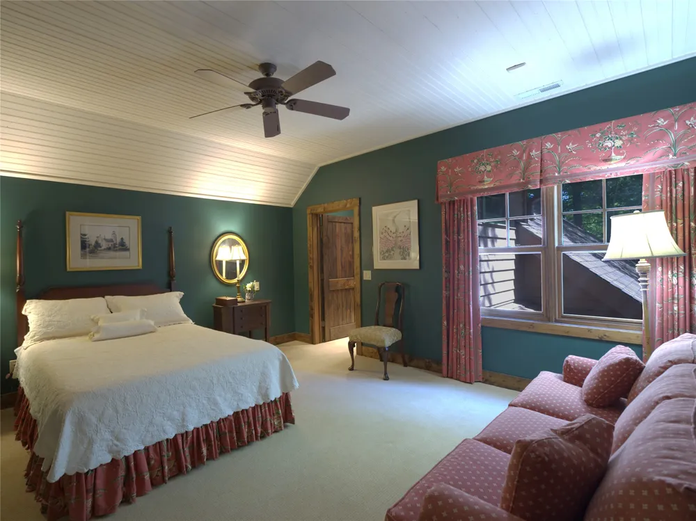 275 West Club Boulevard Lake Toxaway, NC 28747
