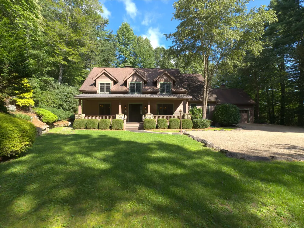 275 West Club Boulevard Lake Toxaway, NC 28747