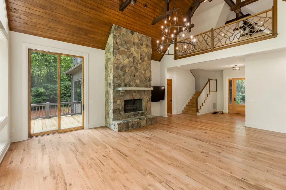 895 W Rochester Drive Cashiers, NC 28717