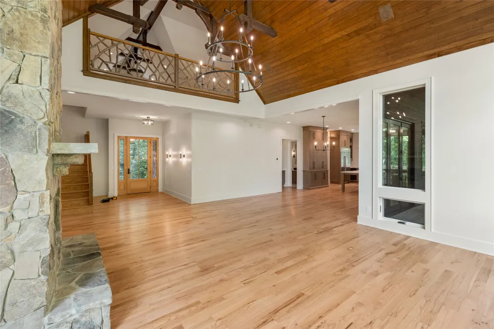 895 W Rochester Drive Cashiers, NC 28717