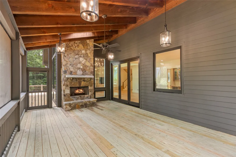 895 W Rochester Drive Cashiers, NC 28717