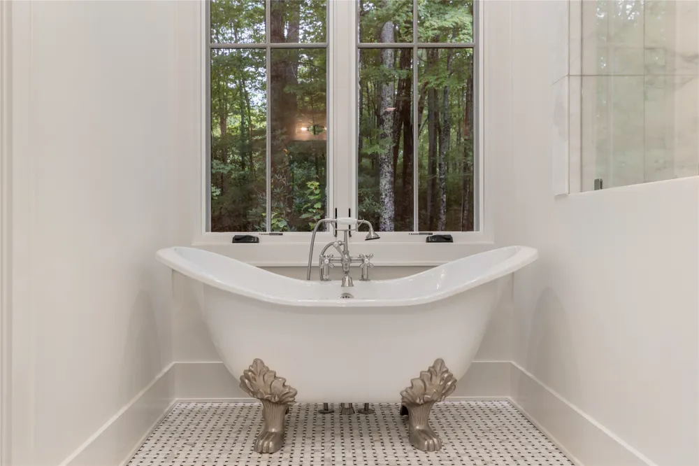 895 W Rochester Drive Cashiers, NC 28717