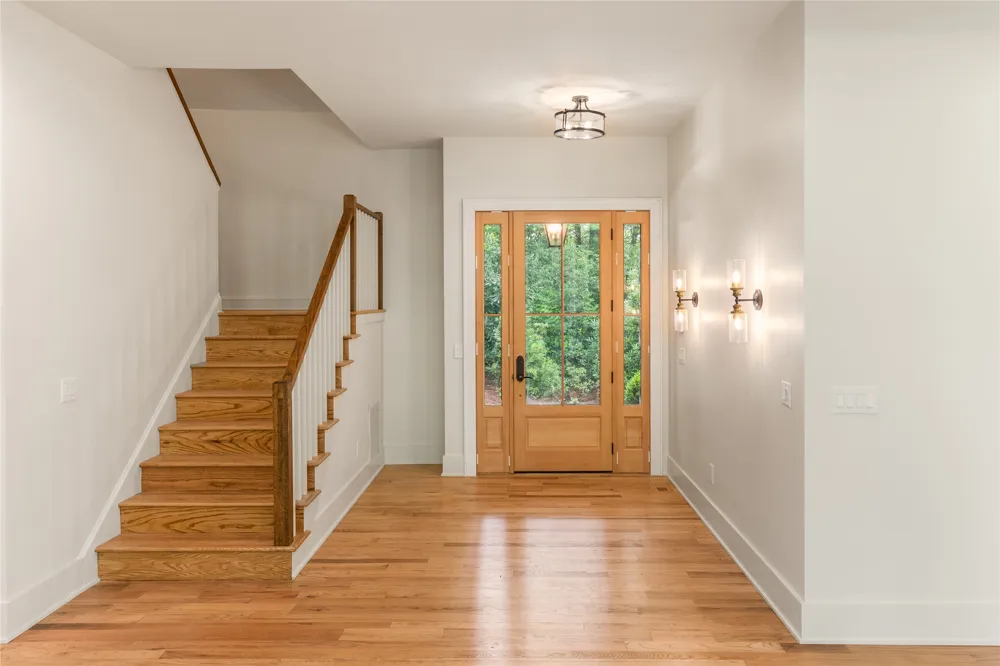 895 W Rochester Drive Cashiers, NC 28717
