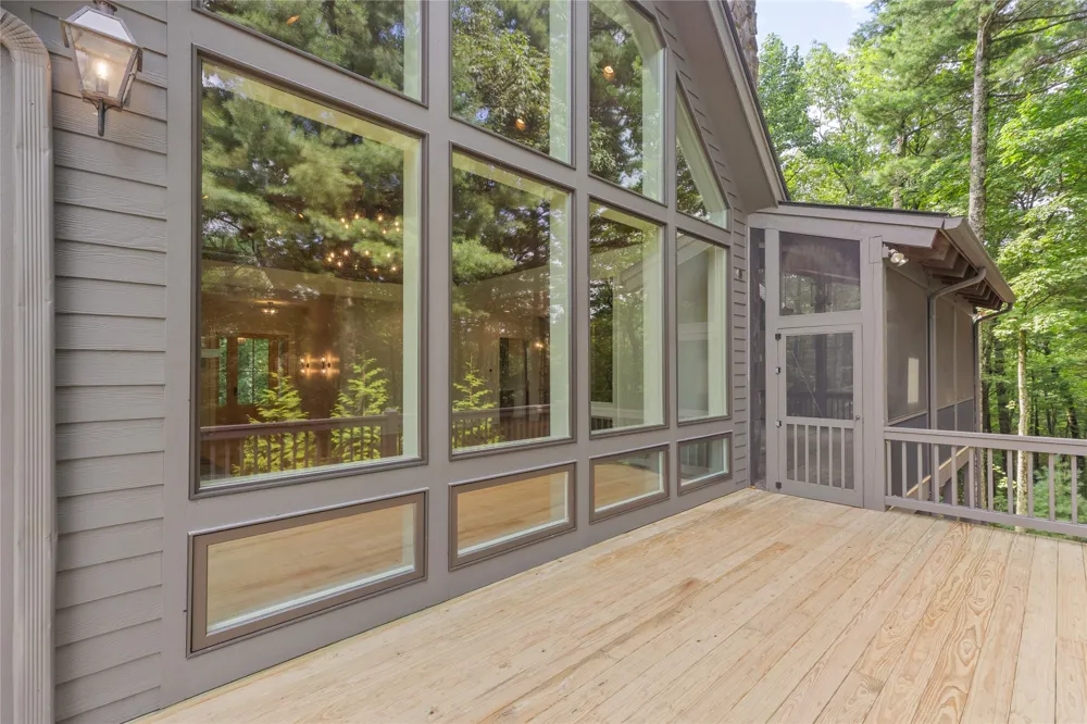 895 W Rochester Drive Cashiers, NC 28717