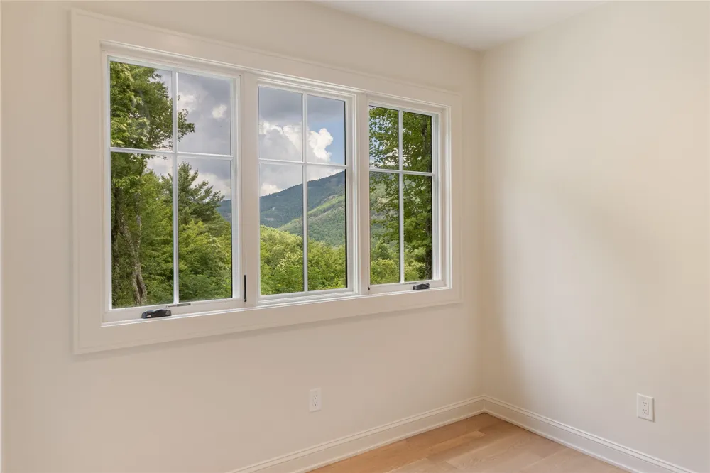 895 W Rochester Drive Cashiers, NC 28717