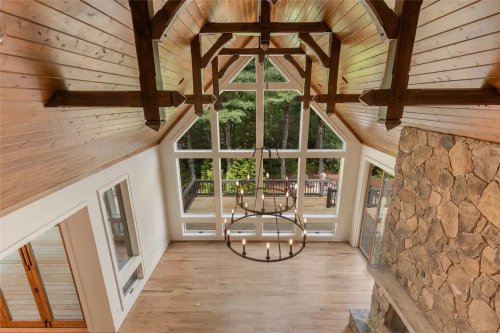 895 W Rochester Drive Cashiers, NC 28717