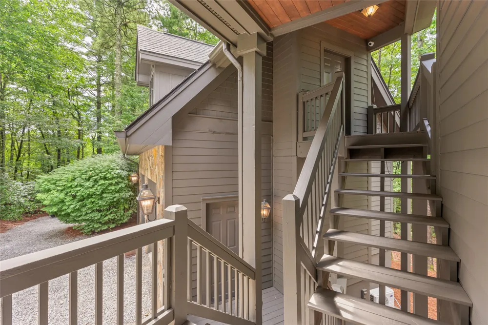 895 W Rochester Drive Cashiers, NC 28717